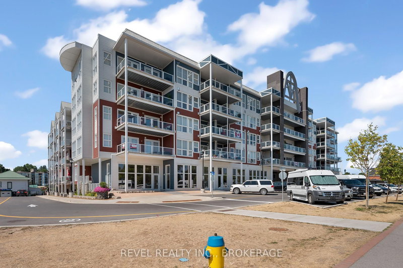 14 - 130 Water St E, Gananoque, K7G 0A8 | Image 3