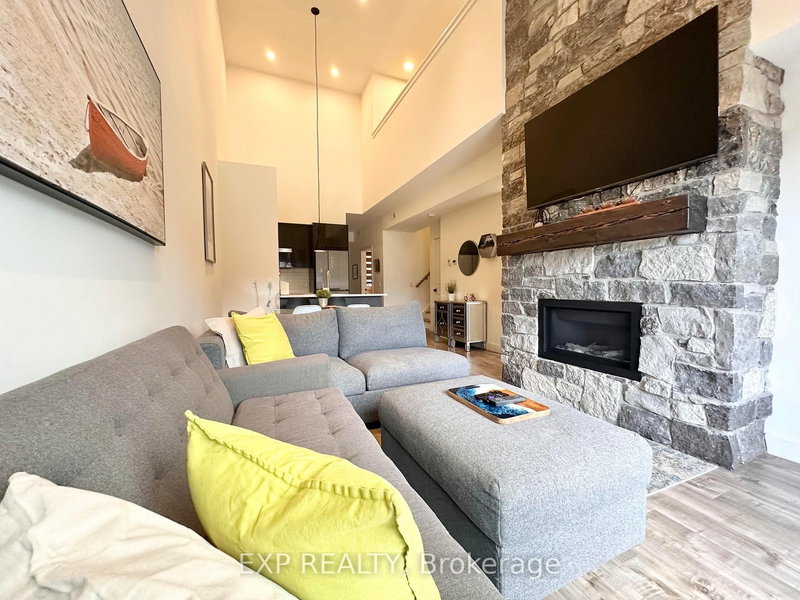 303 - 10 Beausoleil Lane, Blue Mountains, L9Y 2X5 | Image 3