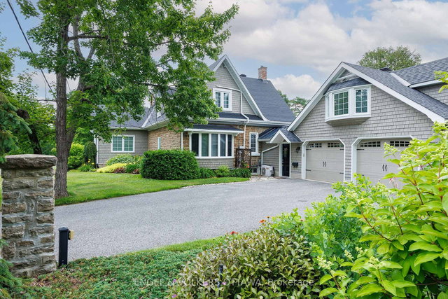 233 Strathburn Street