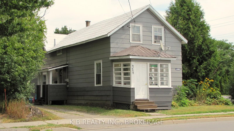 229 Gore St E, Perth, K7H 1K6 | Image 2