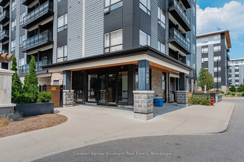 210 - 247 Northfield Dr E, Waterloo, N2K 0H1 | Image 3