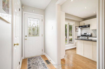 30 Glen Park Drive, Ottawa, Ontario image-0-3