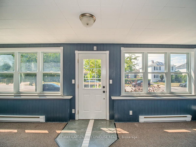 22 LYONS Ave, Welland, L3B 1L7 | Image 2