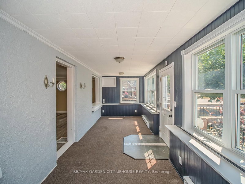 22 LYONS Ave, Welland, L3B 1L7 | Image 3