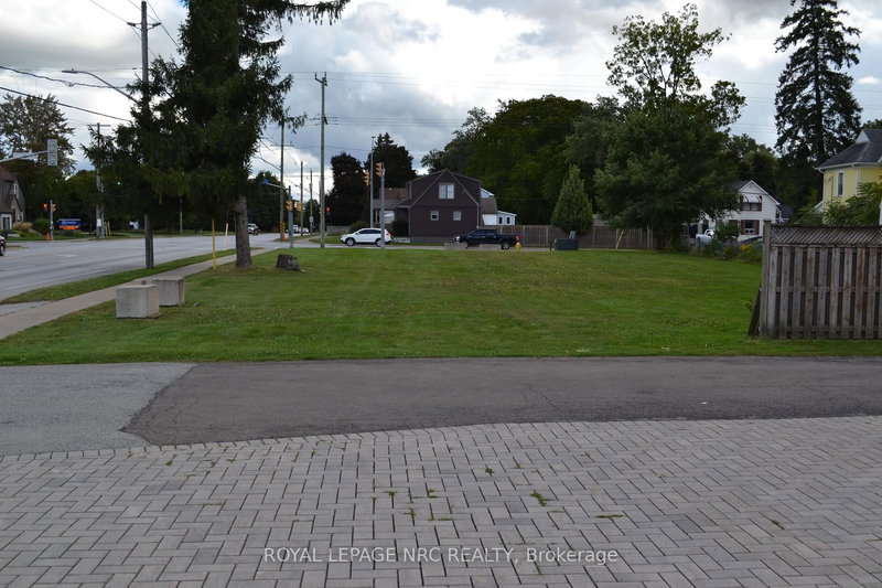 1410 HAIST St, Pelham, L0S 1E0 | Image 2