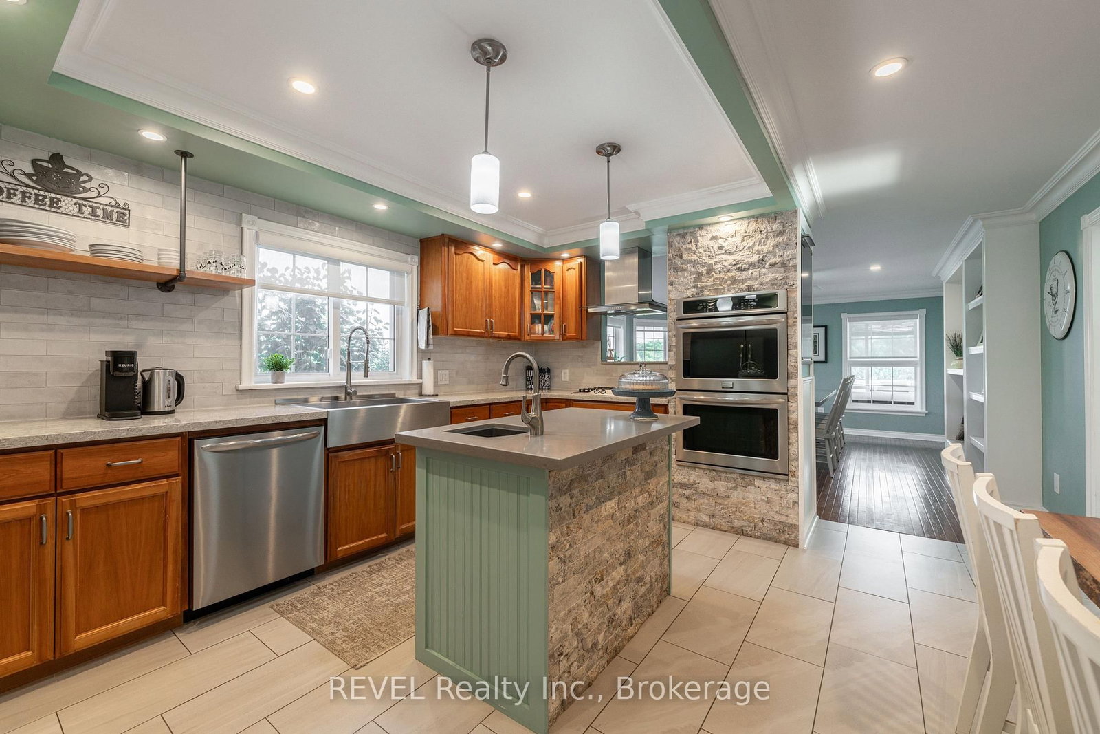 Listing Image 11