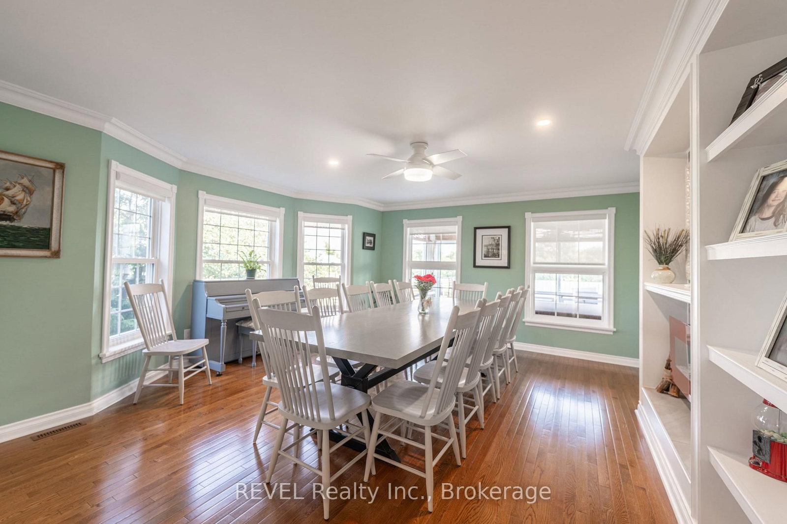 Listing Image 14