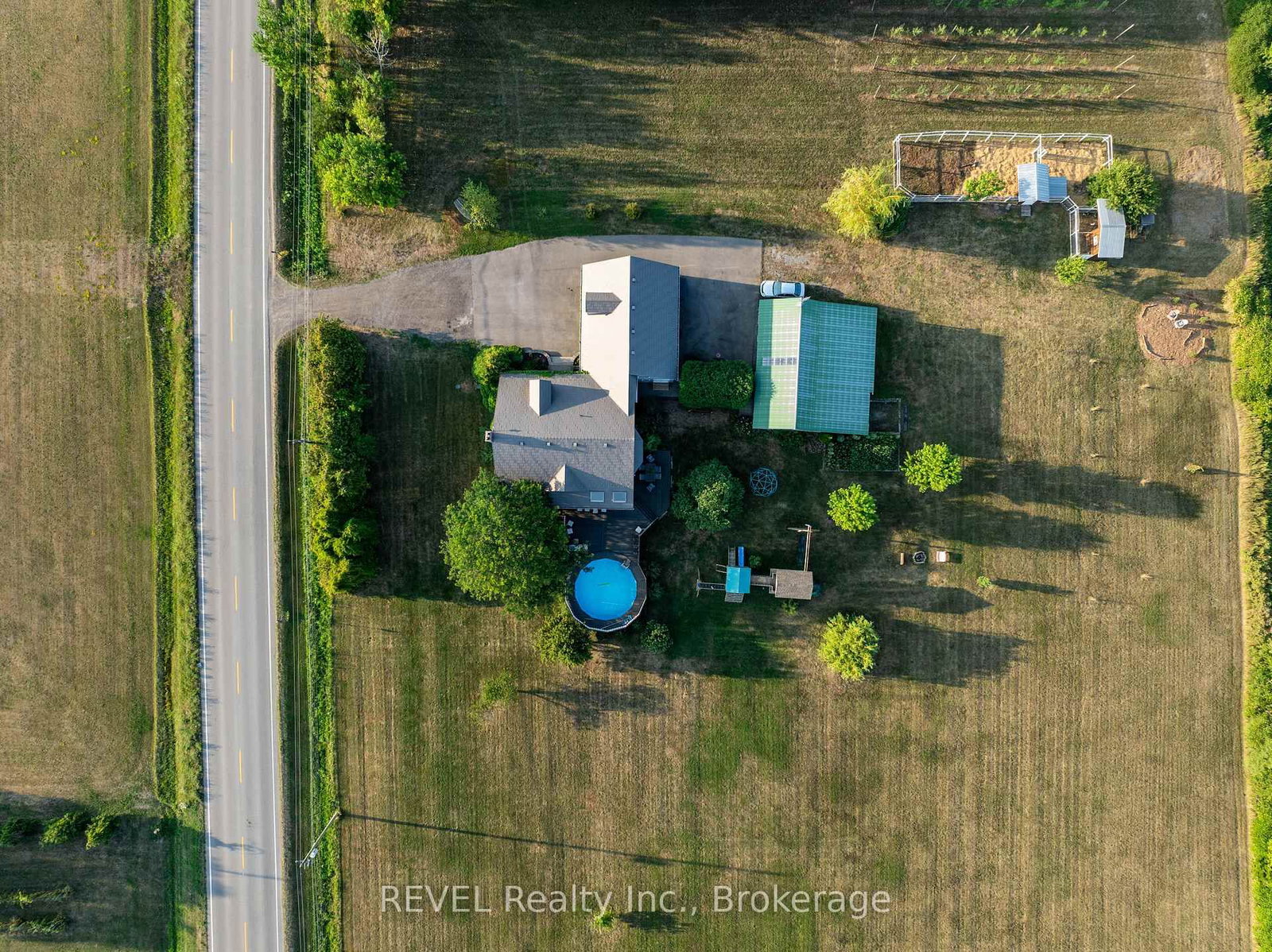 Listing Image 4