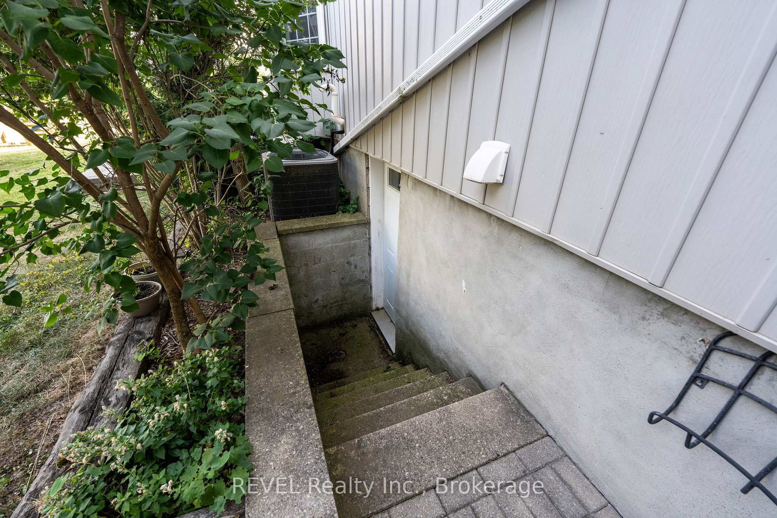 Listing Image 46