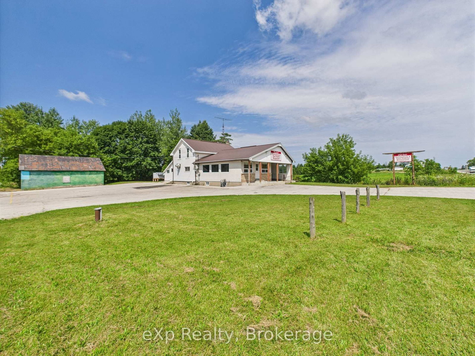 Listing Image 4