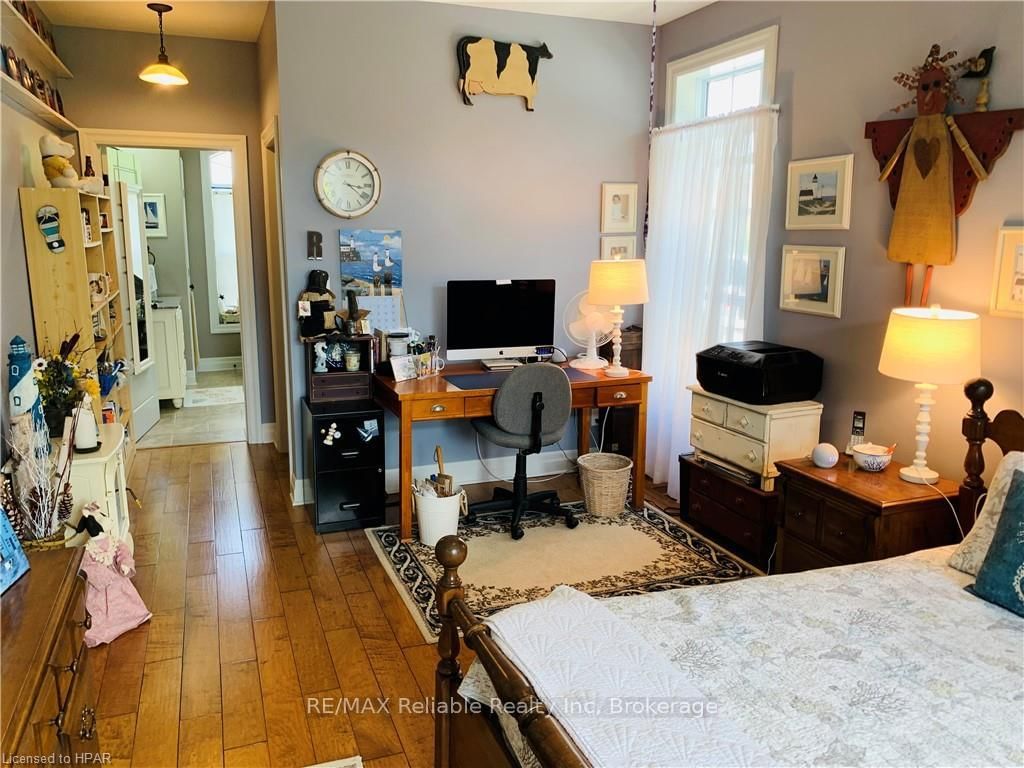 Listing Image 18