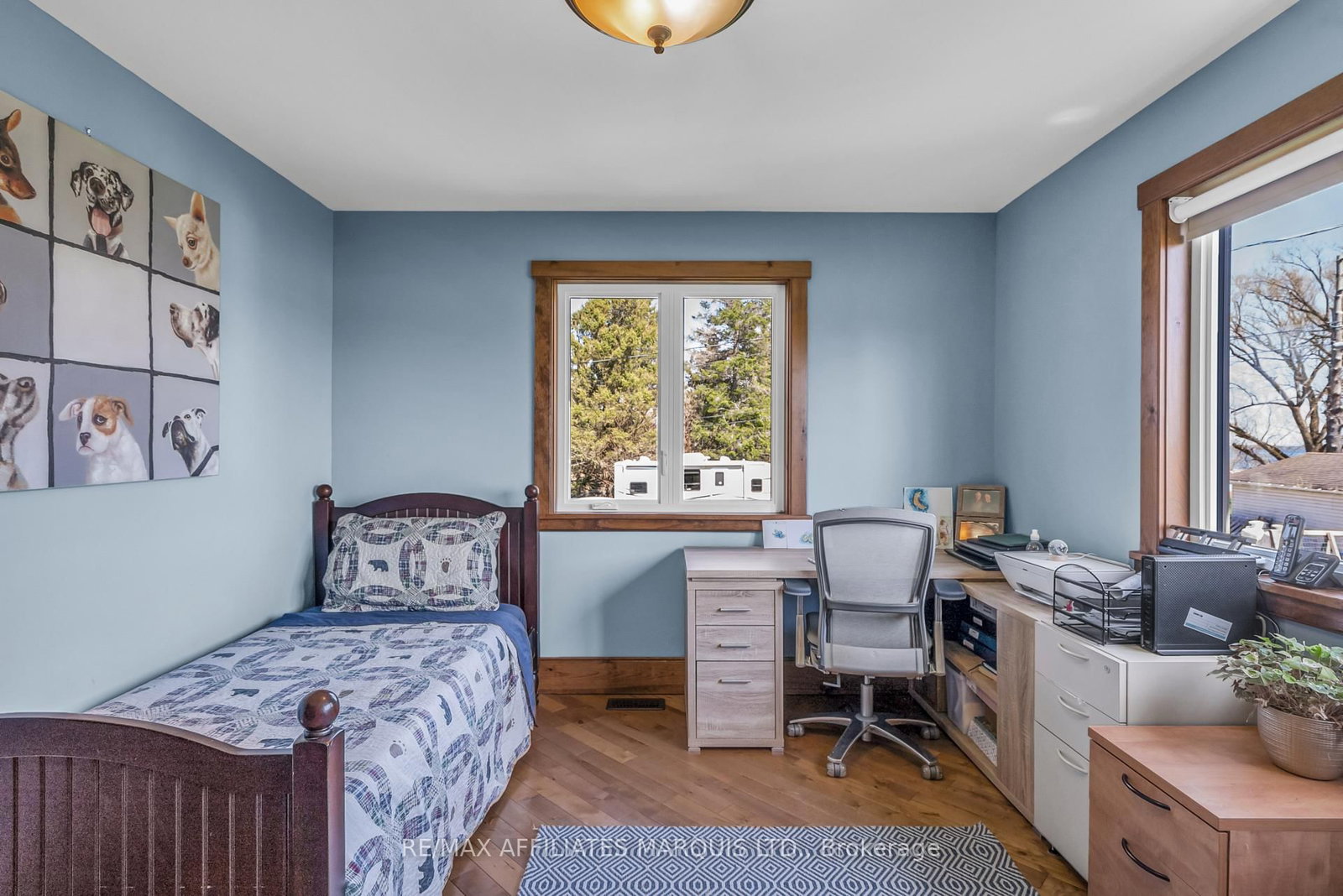 Listing Image 4