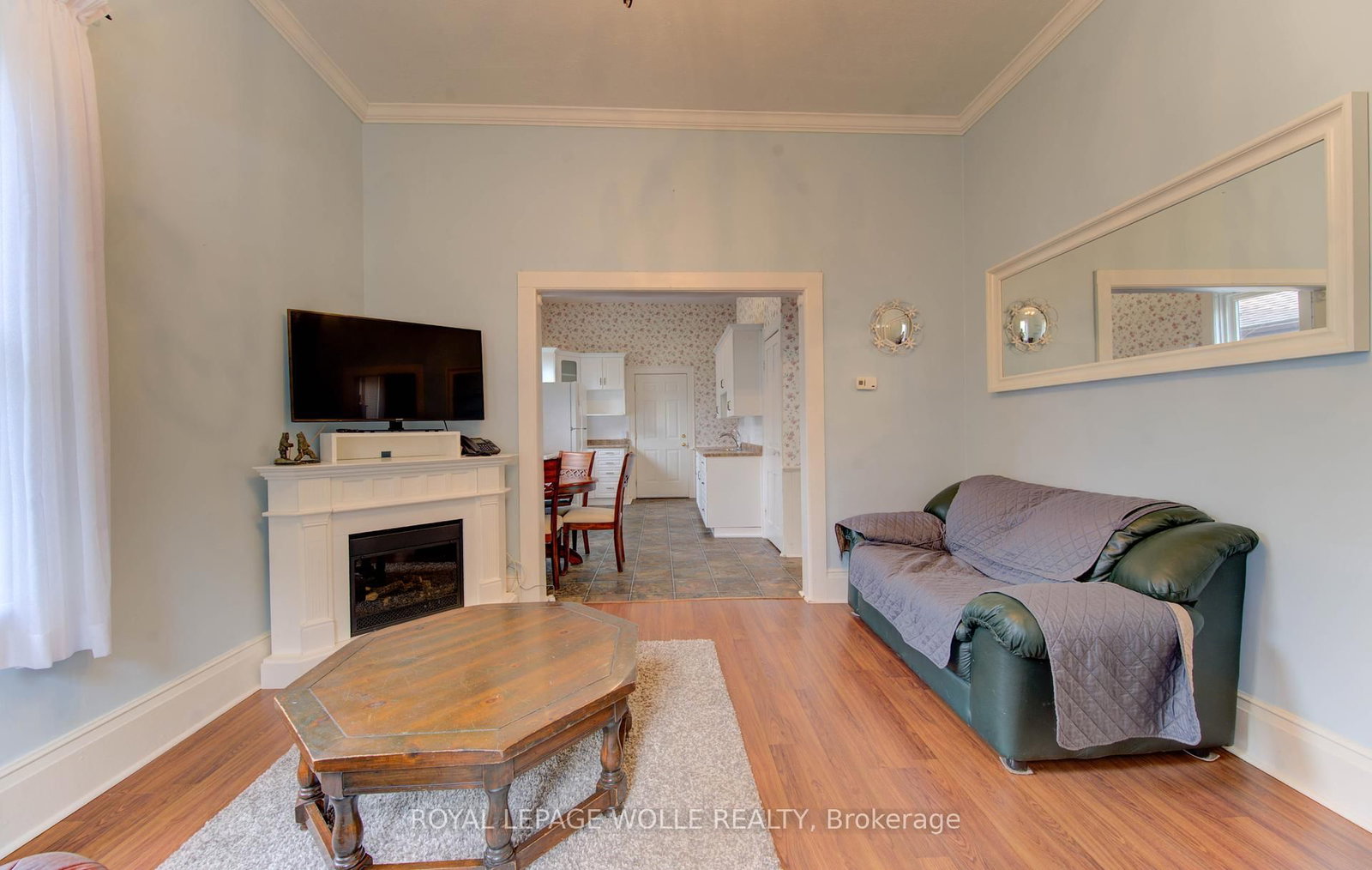 Listing Image 8