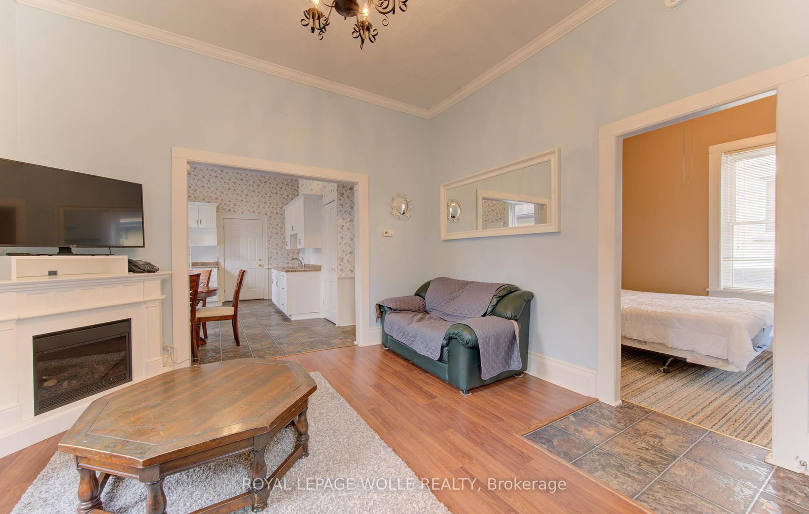 Listing Image 9