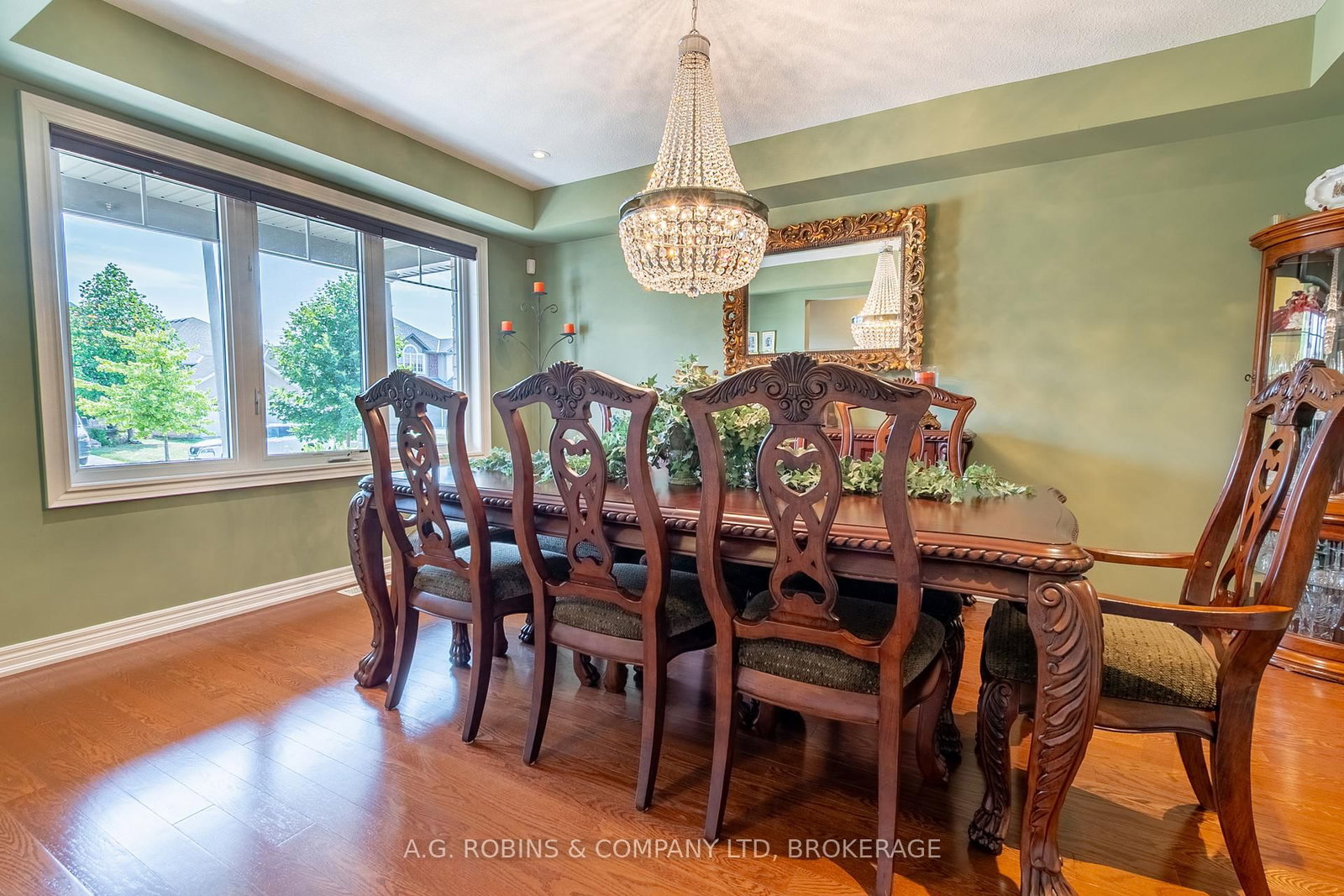 Listing Image 5
