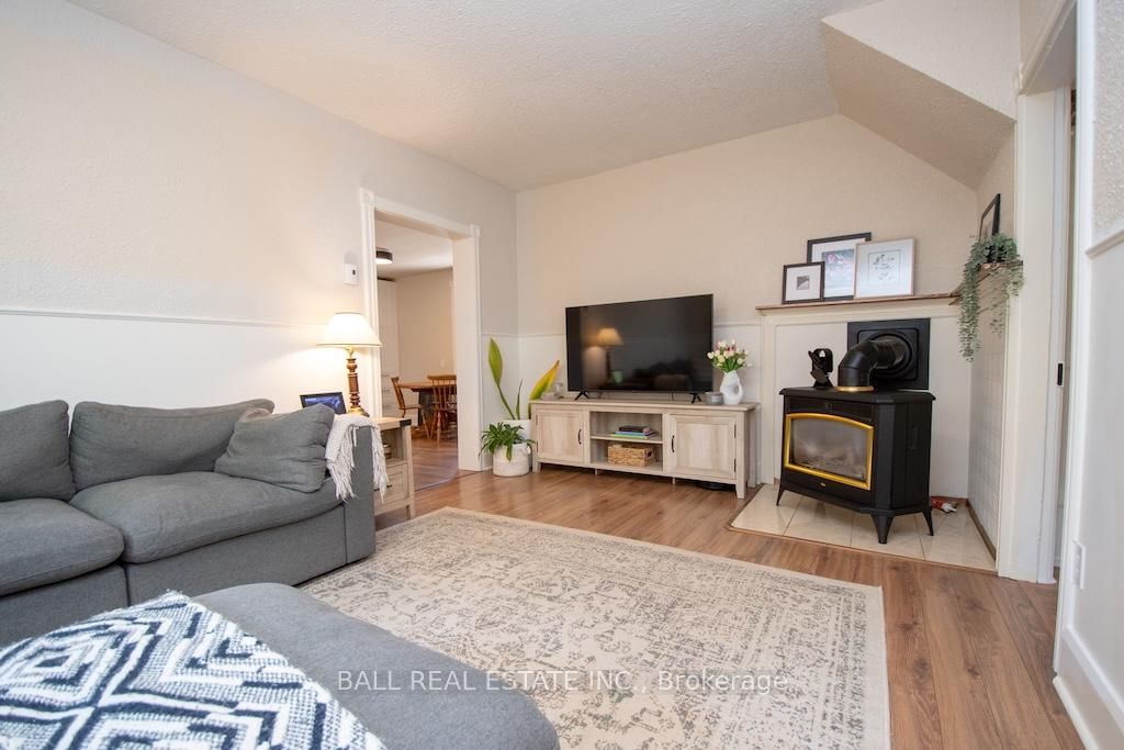 Listing Image 8