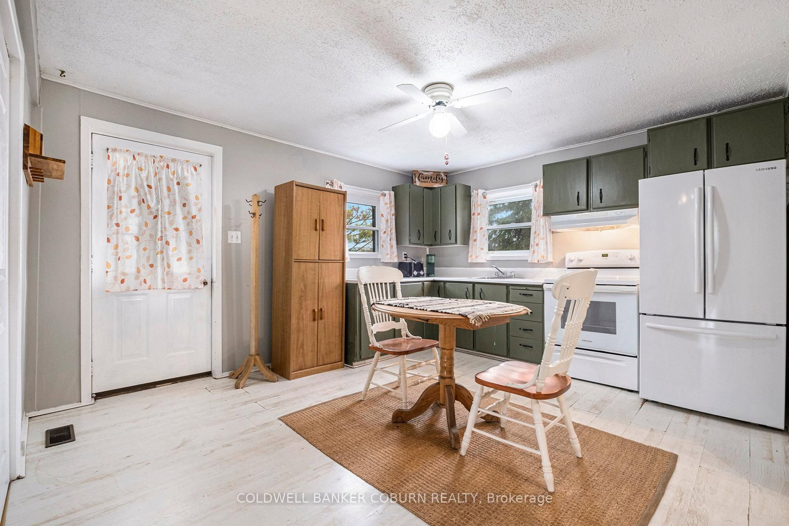 Listing Image 16