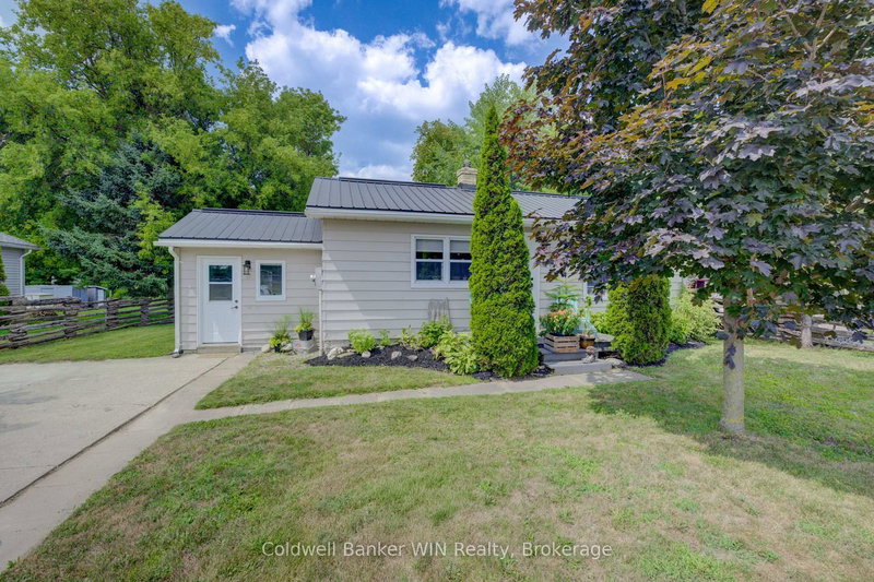 383 Wellington St E, Wellington North, N0G 2L2 | Image 2