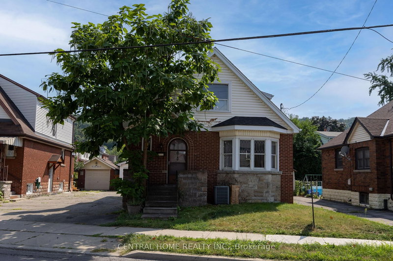 1650 King St E, Hamilton, L8K 1T9 | Image 2