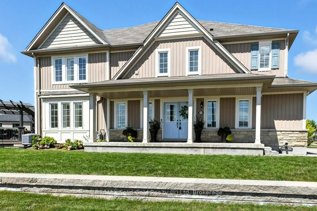 102 Trowbridge Street - Photo 2