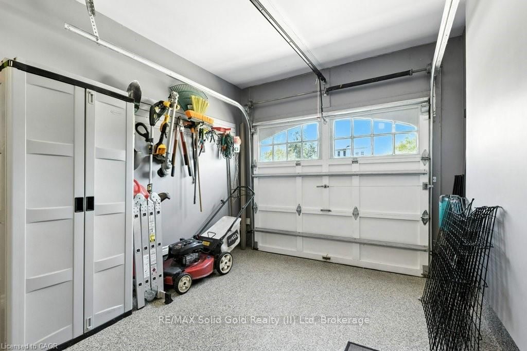 102 Trowbridge Street - Photo 25