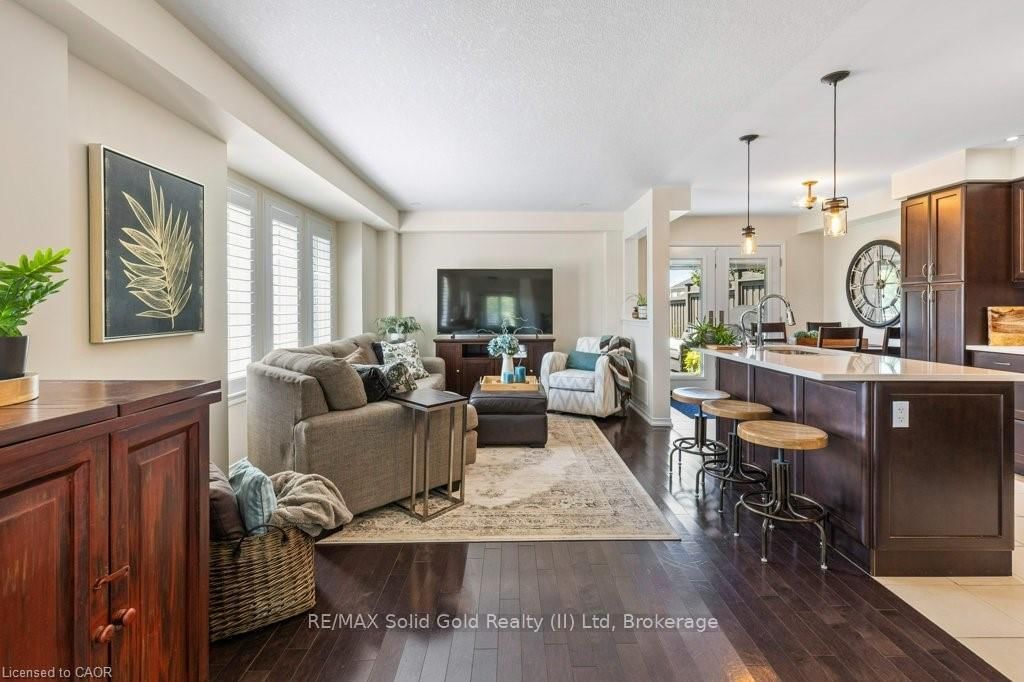 102 Trowbridge Street - Photo 4