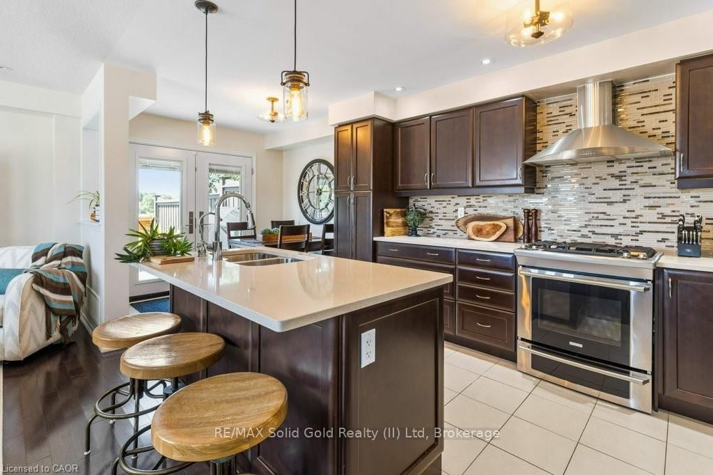 102 Trowbridge Street - Photo 5