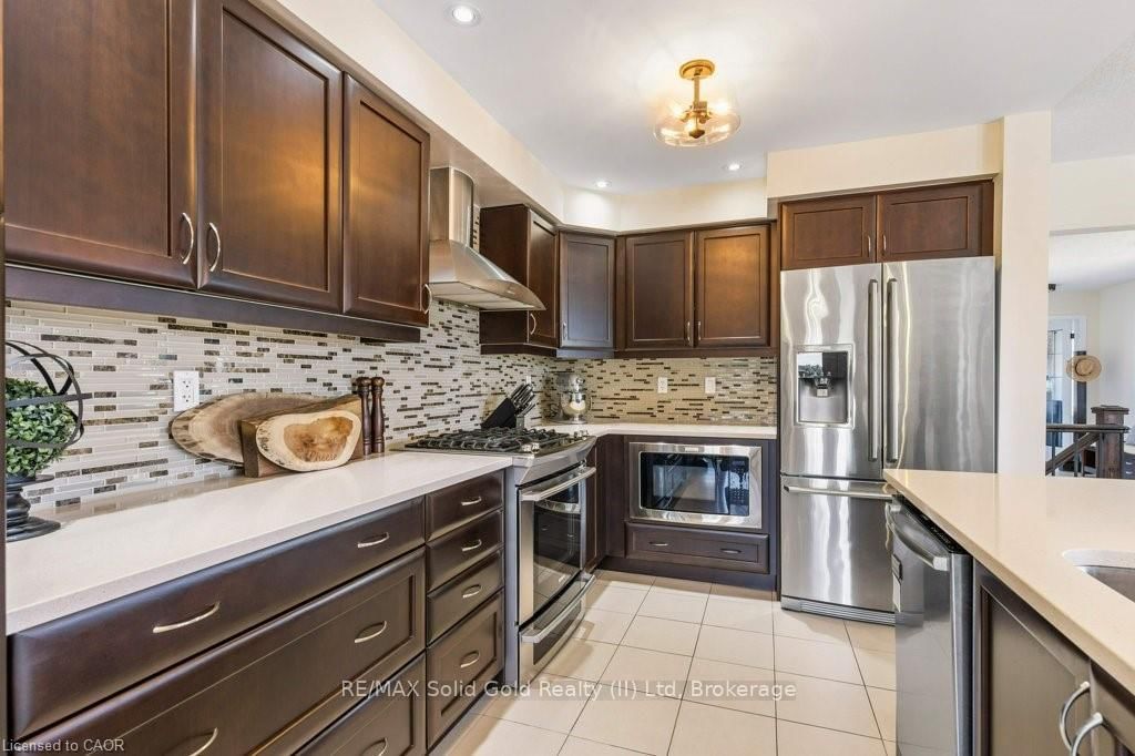 102 Trowbridge Street - Photo 8