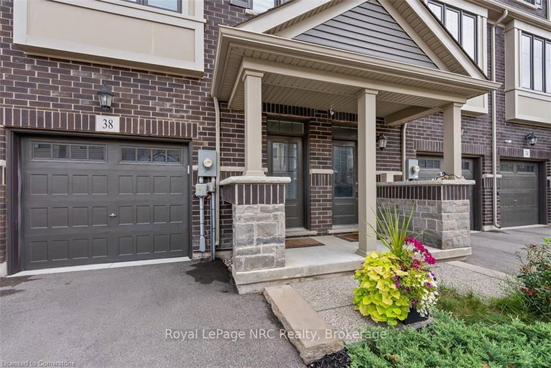 38 Hibiscus Lane, Hamilton, L8K 0A4 | Image 3