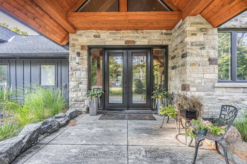 1031 Xavier St, Gravenhurst, P0E 1G0 | Image 2