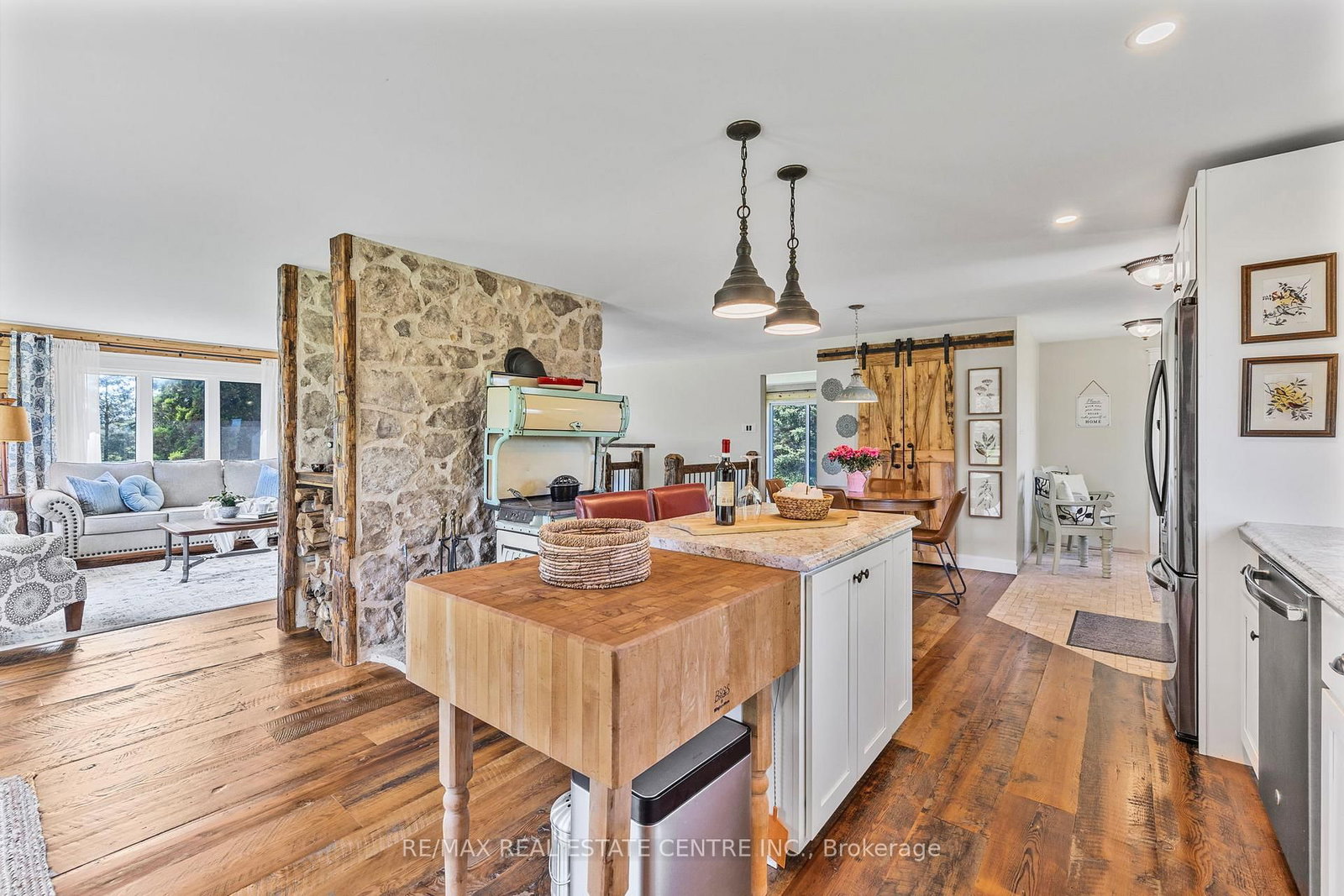 Listing Image 7