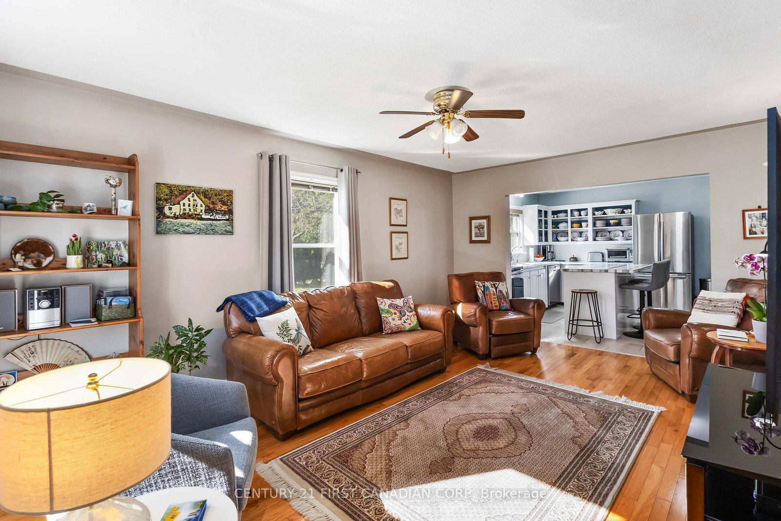 Listing Image 7