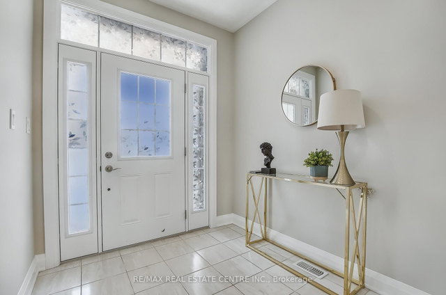 Waterloo Raspberry Place 291 Raspberry Place, Waterloo | Sold, X12355161 | Condos.ca