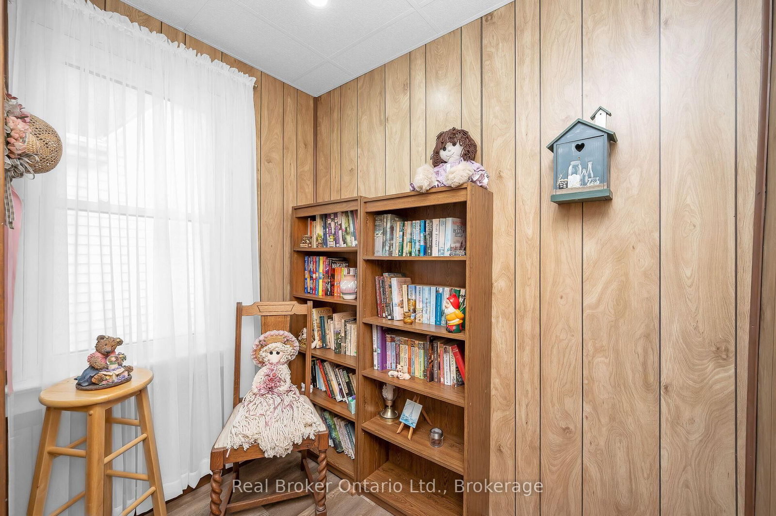 Listing Image 12