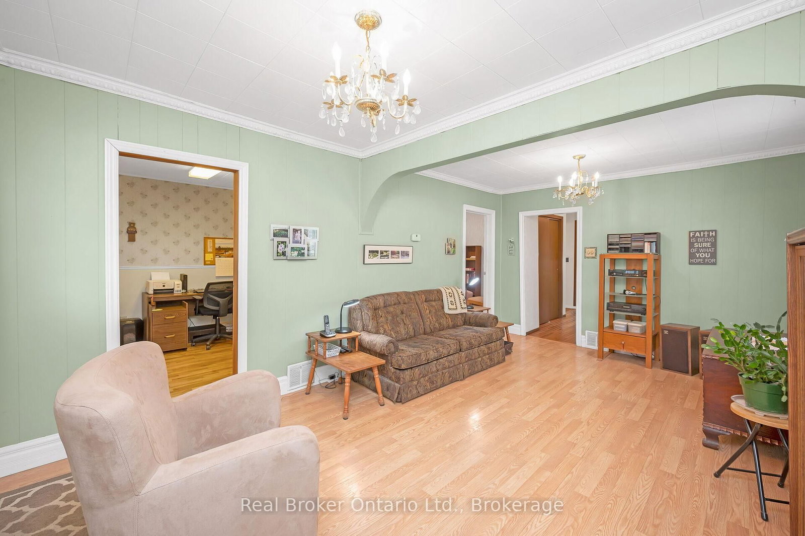 Listing Image 6