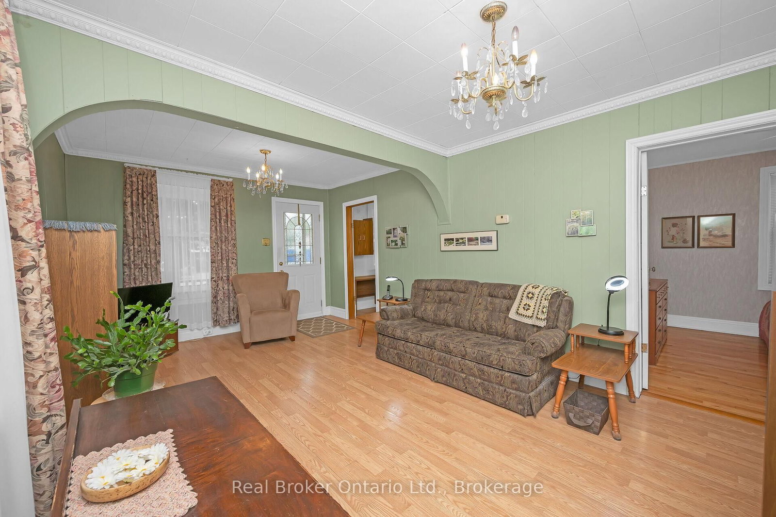 Listing Image 7
