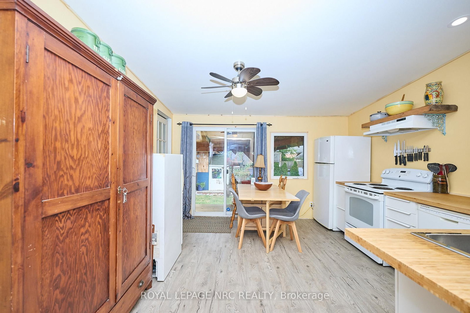 Listing Image 7