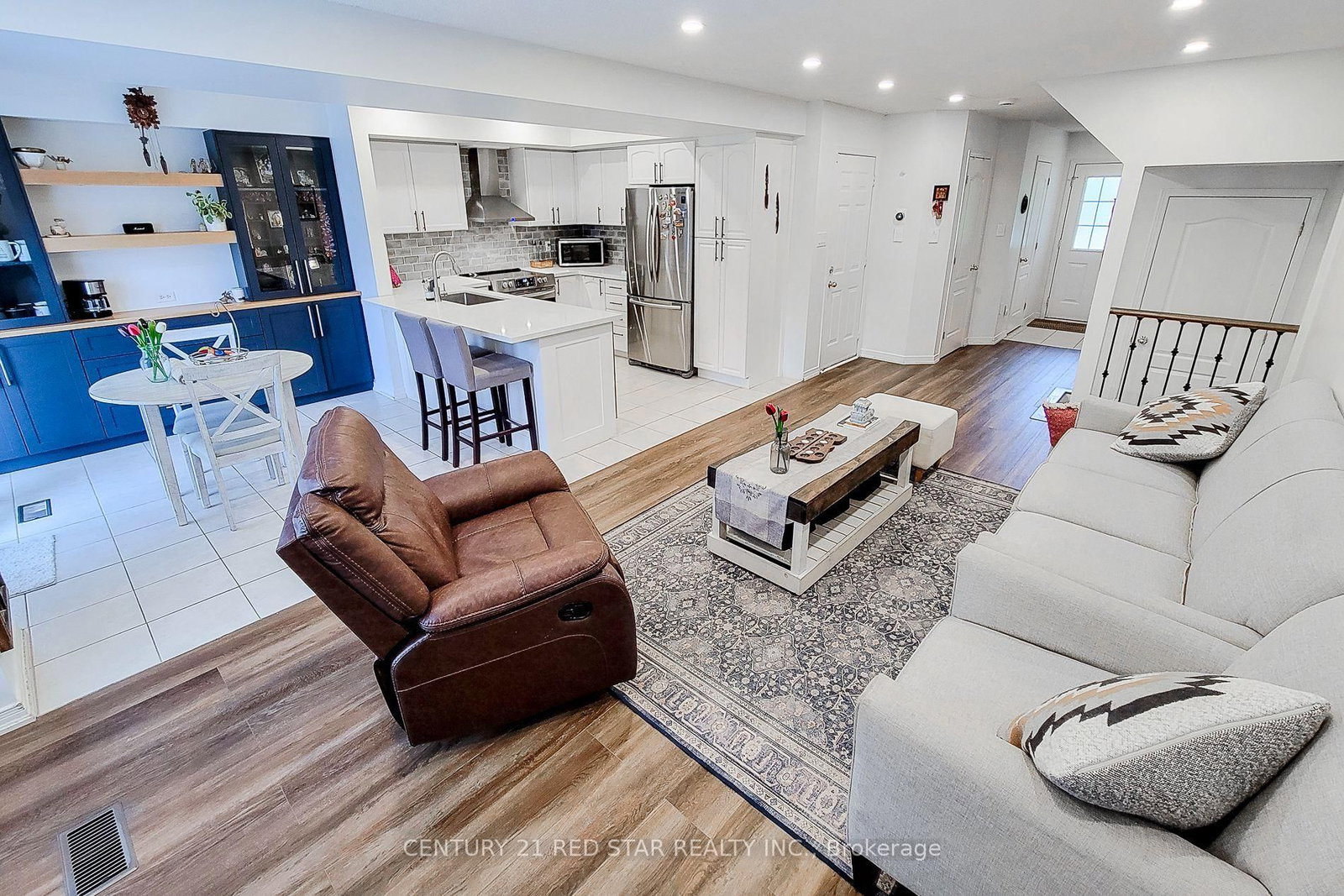 Listing Image 7