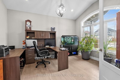 31 Thames Springs Crescent — photo 4