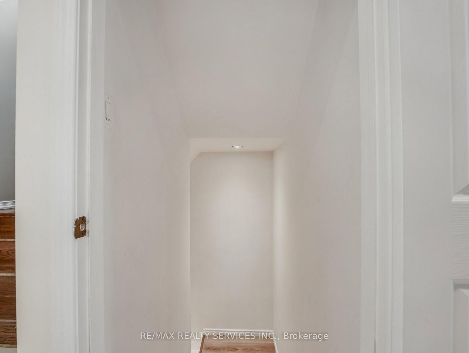 Listing Image 40