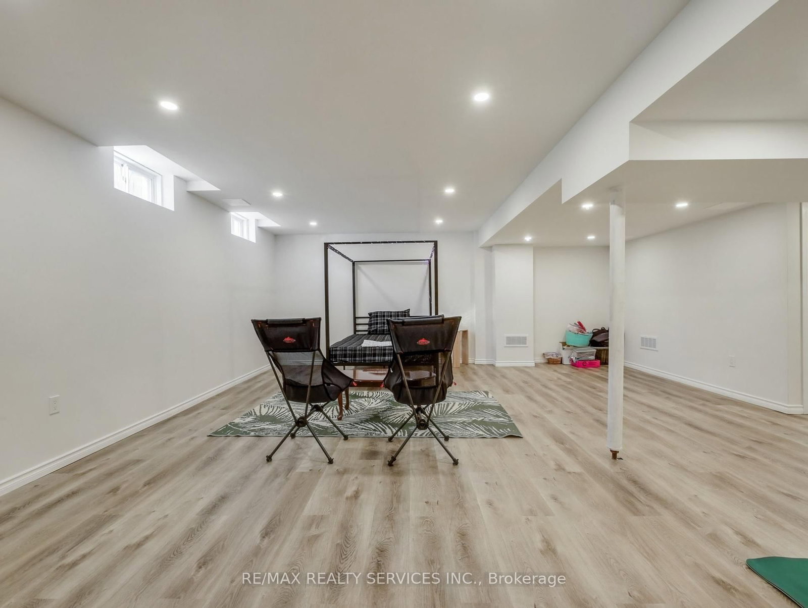 Listing Image 44