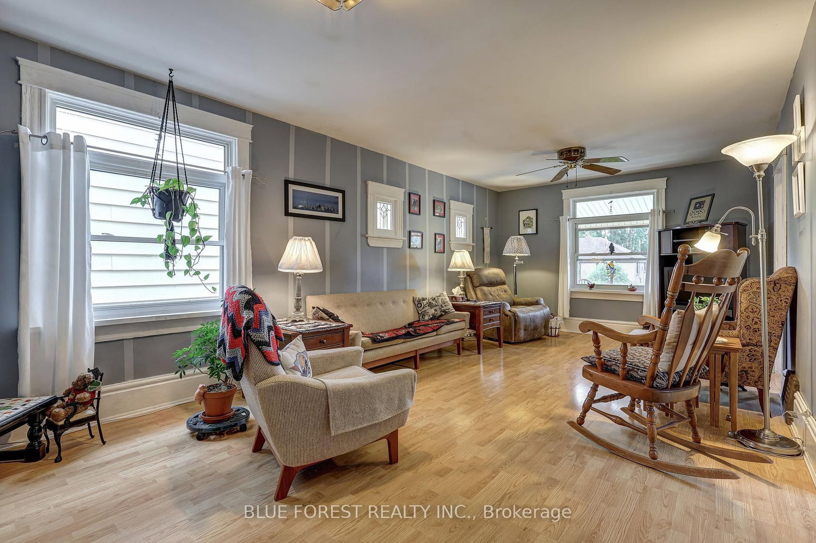 Listing Image 11