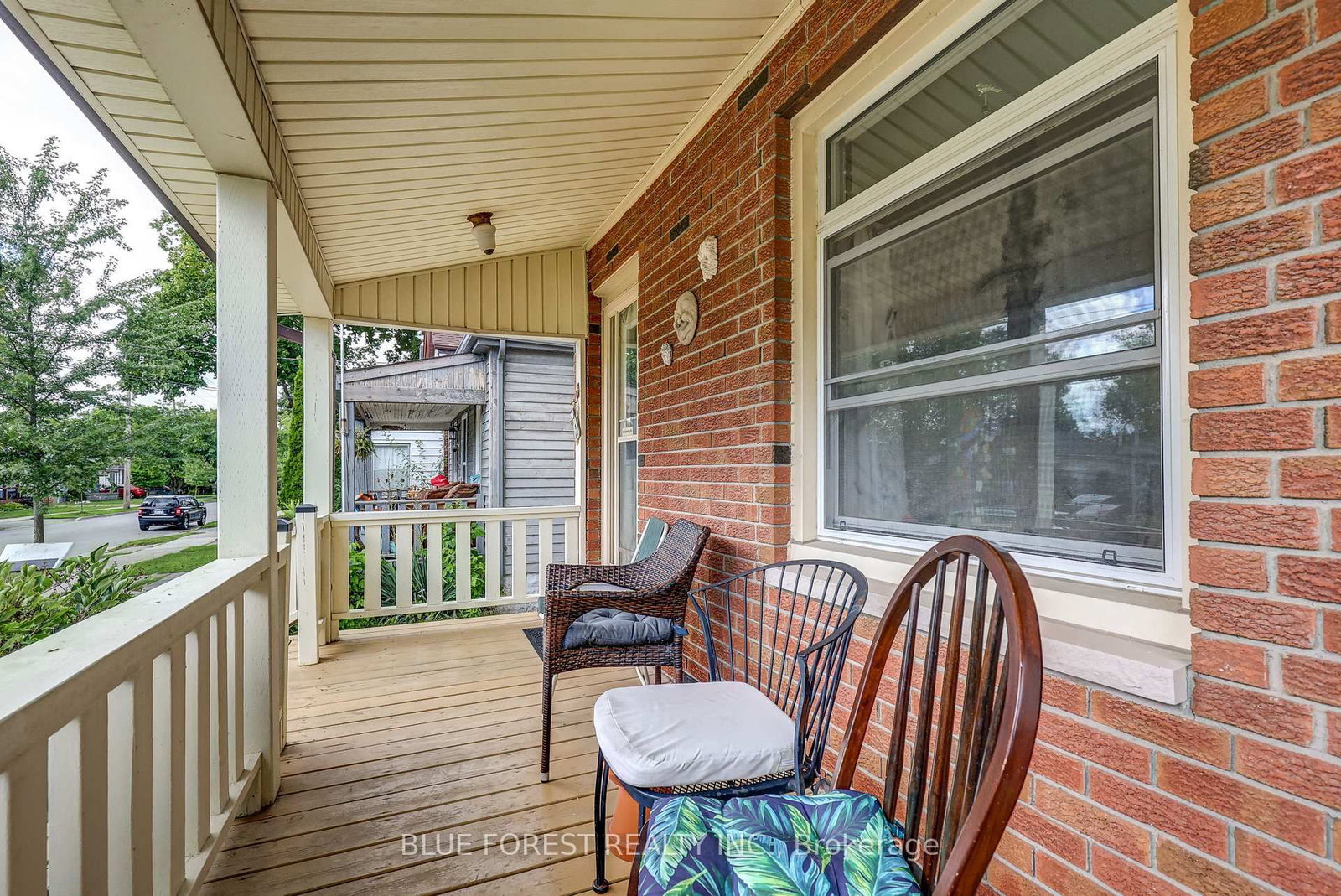 Listing Image 4