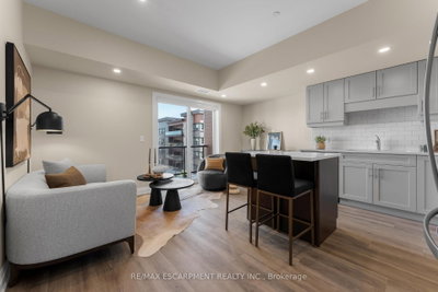 Condo sold at 314-118 Summersides Boulevard, Pelham, Ontario, L0E 1E1 - Fonthill - MLS: X12365587