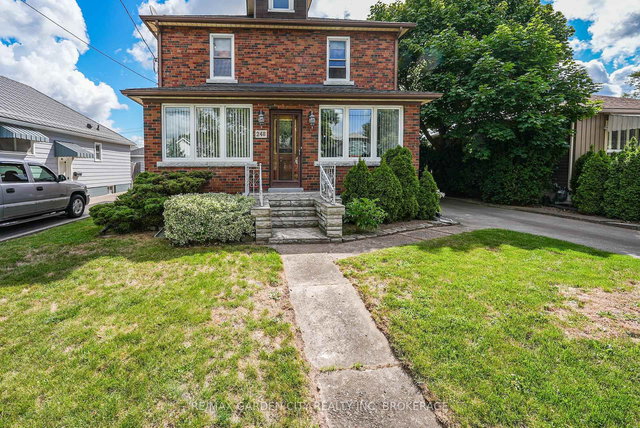 248 Wallace Avenue S