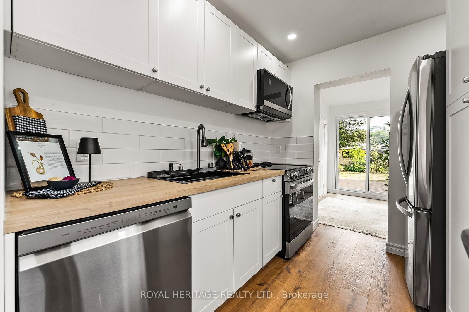 Listing Image 10