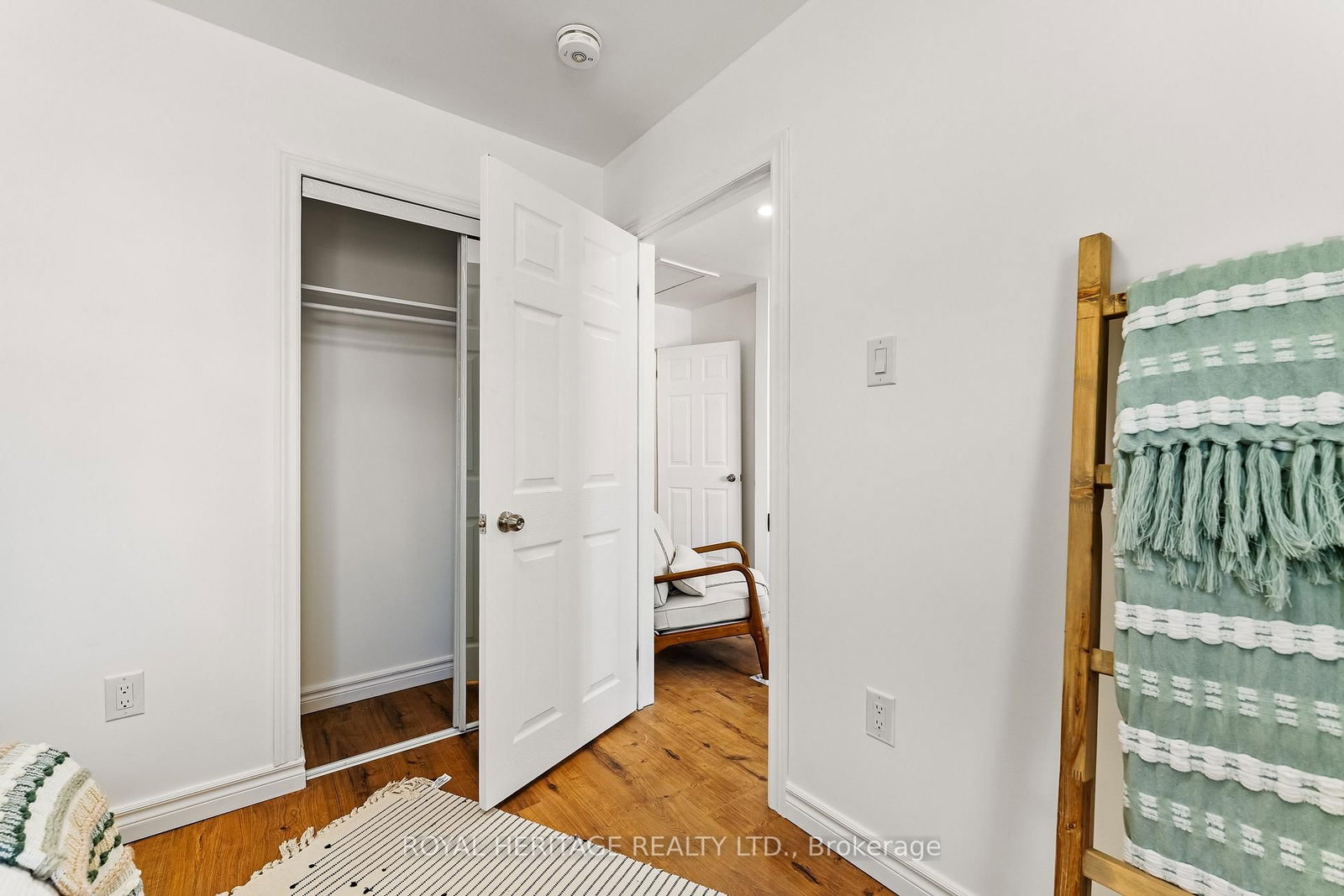 Listing Image 17