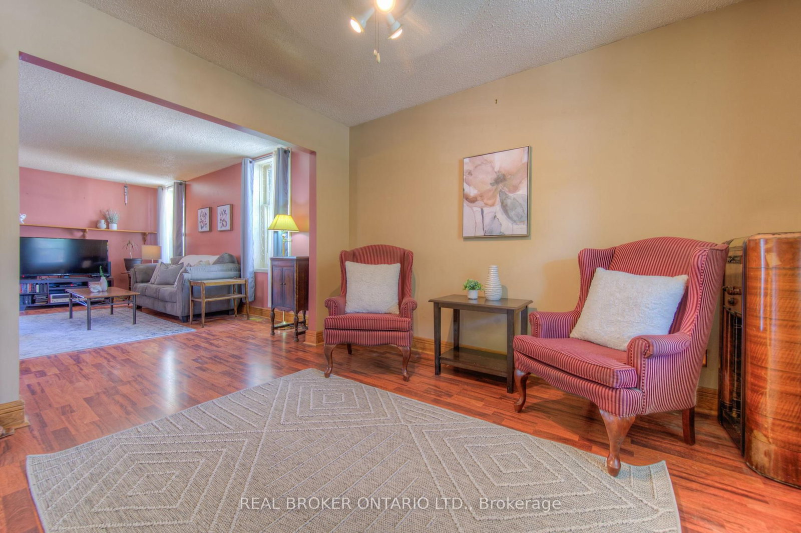 Listing Image 7