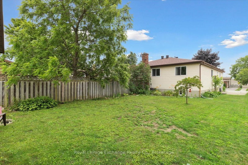 283 Bricker St, Saugeen Shores, N0H 2C1 | Image 3