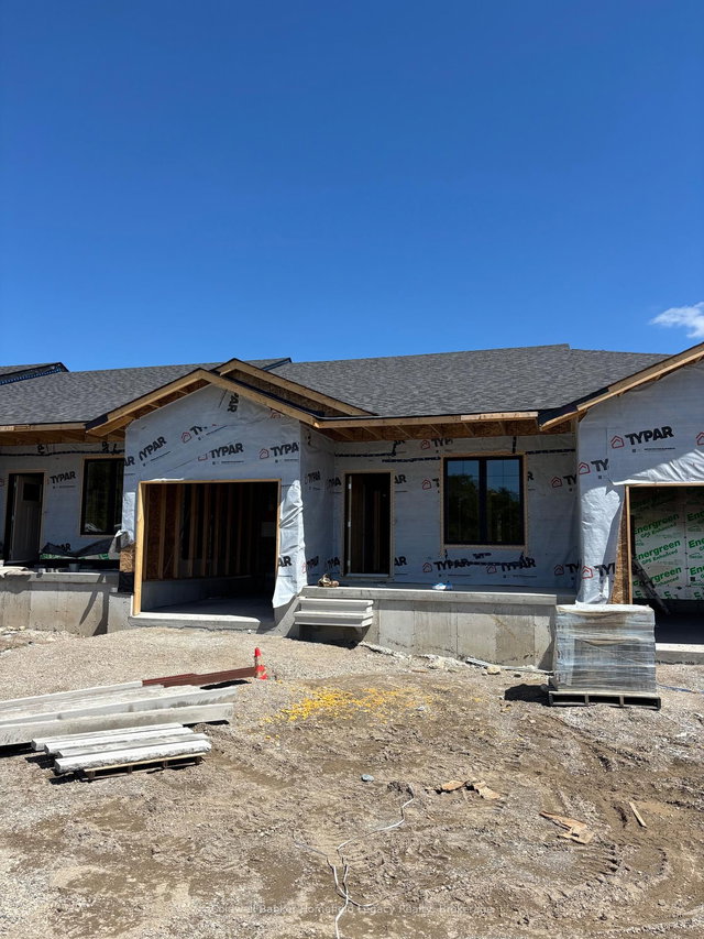 7-165 Egan Avenue E N